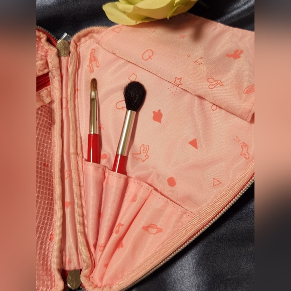 Shu Uemura x Takano brushes pouch - Picture 5 of 6